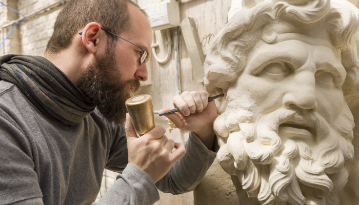 Sculptore making his statue